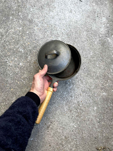 Vintage 1Qt Taiwanese Cast Iron Pot