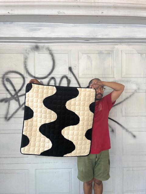 Wavy Pattern Bath Mat, 30x30"