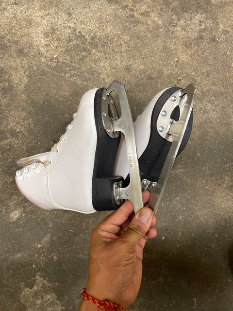 Pretty White Ice Skates, Size 10 Junior