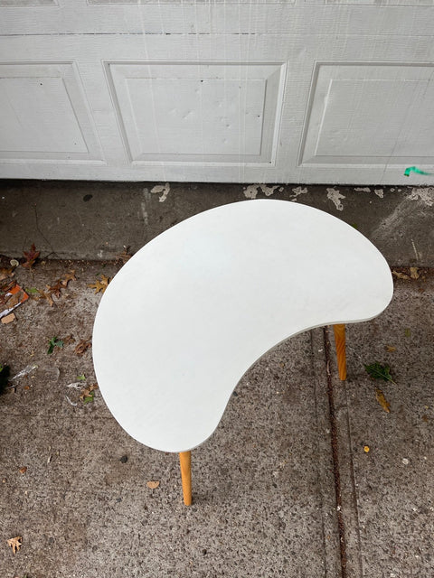 White Kidney Bean Side Table, 22"
