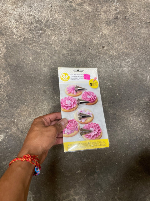 Wilton Cookie Decorating Kit