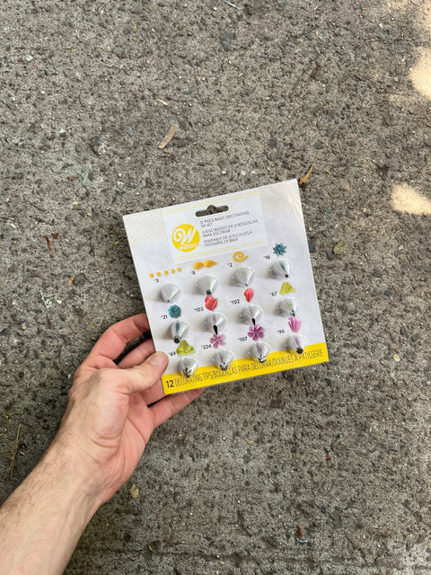 Wilton Decorating Baking Tip Set