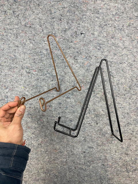Wire Plate Display Easel