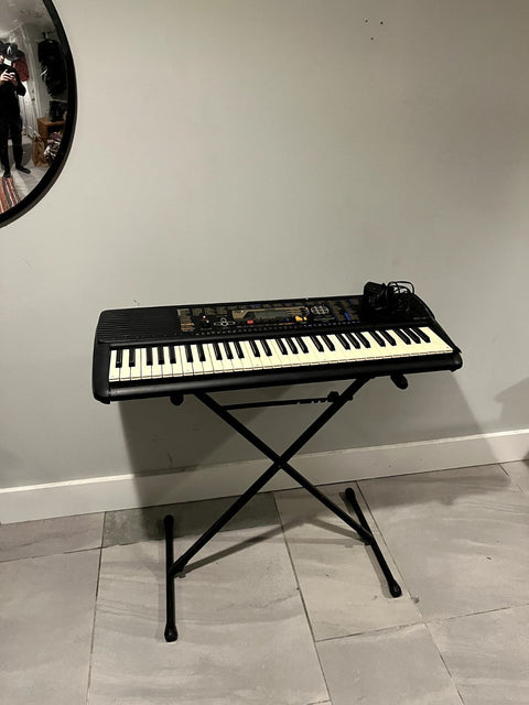 Yamaha PSR-195 Keyboard With Stand