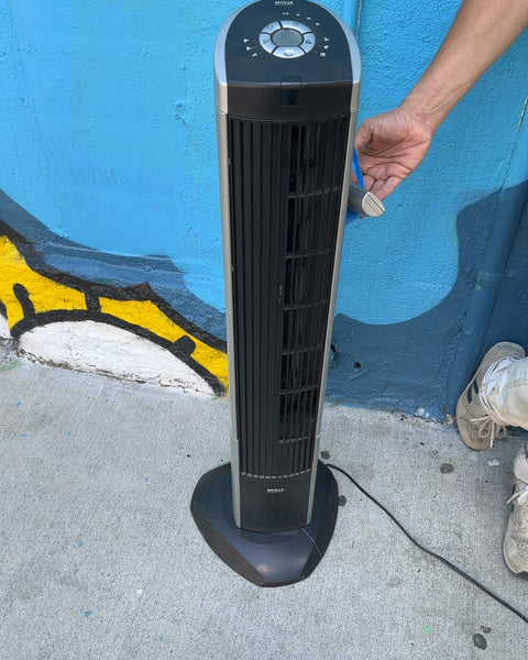 Seville Classics UltraSlimline Tower Fan, Noisy Oscillation But Works Well Otherwise