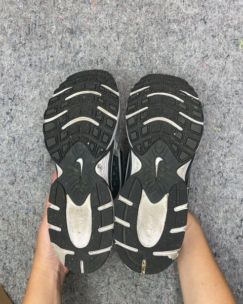 Nike V5 RNR Sneakers, Size US 10M or EU 44