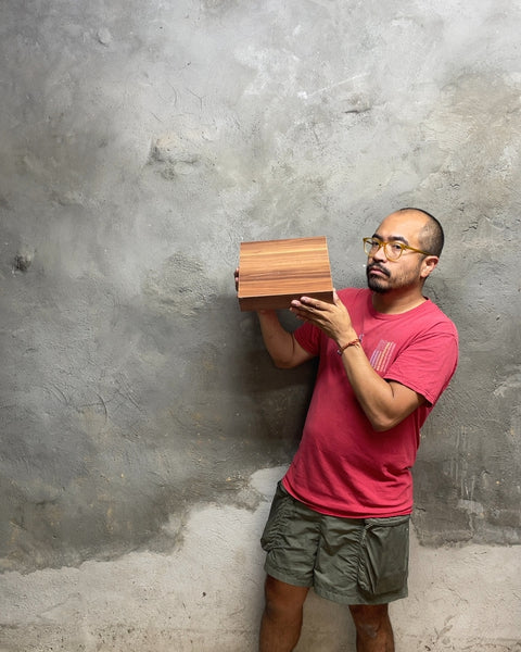 Dolle Invisible Shelf, 9.8x9.8x2"
