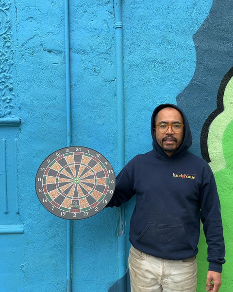 Magnetic Dartboard In Search Of Darts