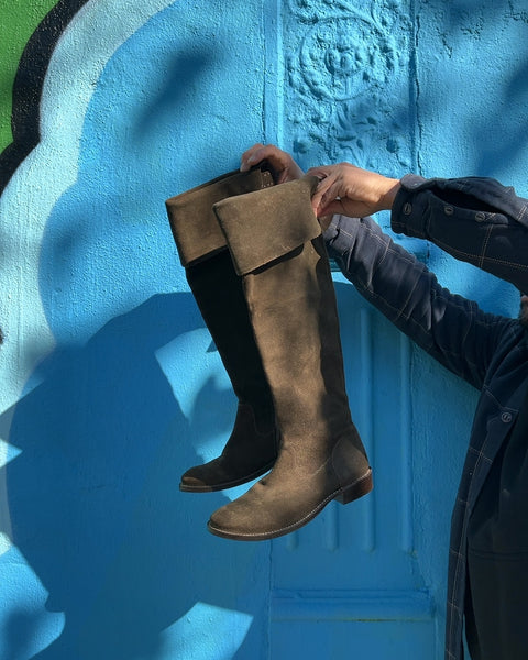 Frye Tall Women Suede Boots, Size US 8W