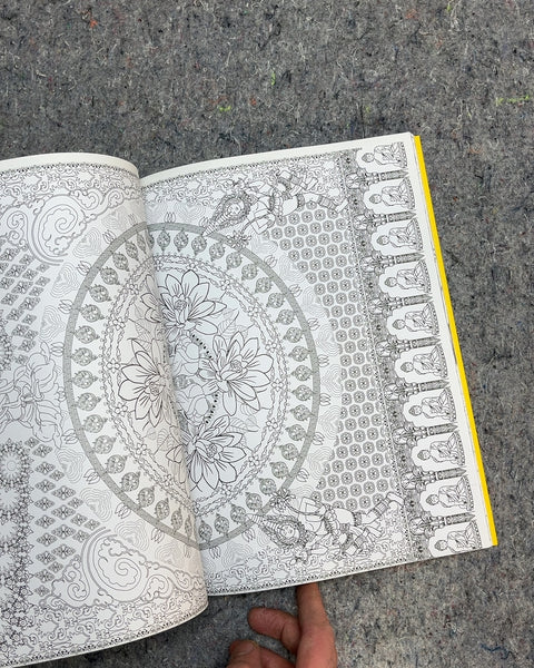 Art Therapy Buddhism 100 Designs Coloring Book