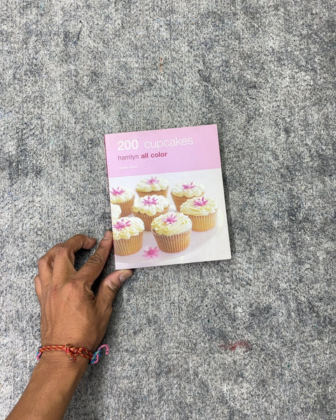 200 Cupcakes by Joanna Farrow
