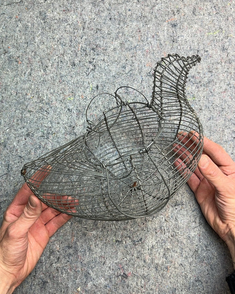 Vintage Wire Chicken-shaped Eggs Basket