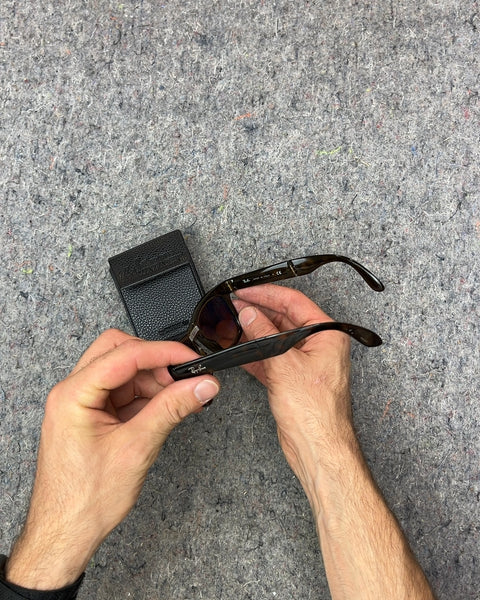Ray-Ban Folding Wayfarer Sunglasses With Darker Havana Frame