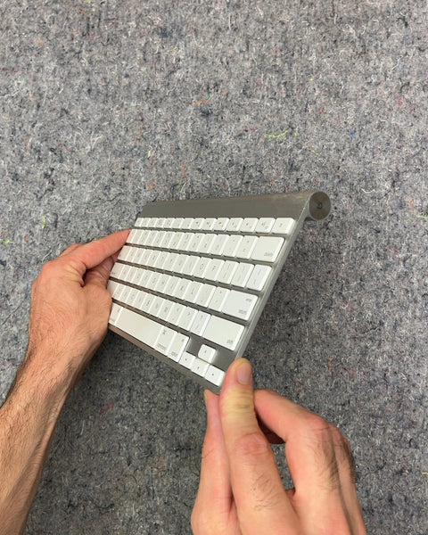 Apple Magic Keyboard 1, Battery Powered