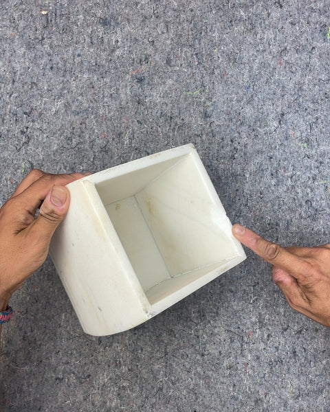 Marble Tissue Box Cover with a Bottom Chip