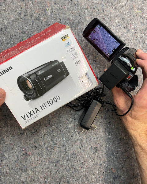 Canon VIXIA HFR700 Camcorder