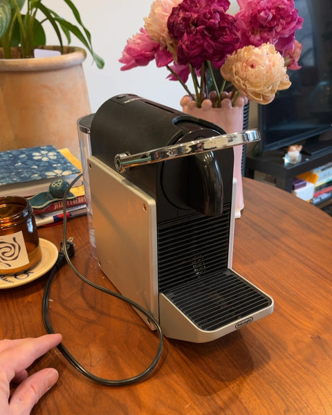 De'Longhi Nespresso Pixie EN127 Coffee Machine