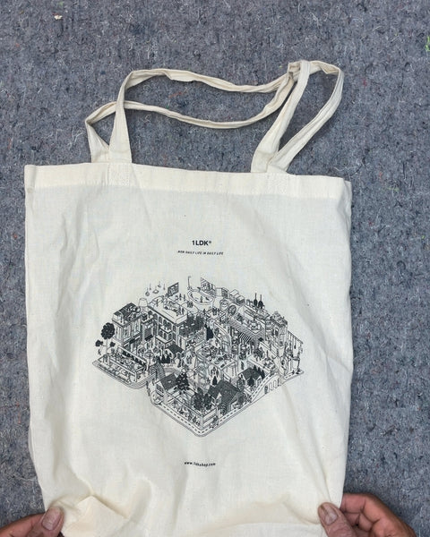 1LDK Non-Daily Life in Daily Life Tote Bag