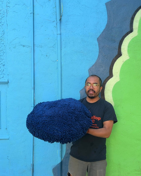 Brand New Blue Shag Round Pet Pillow From Muddy Mat, W23"