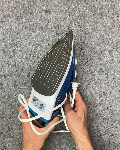 Black+Decker Blue and White Steam Iron