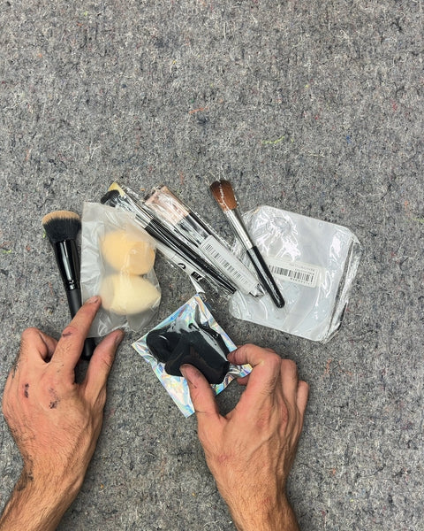 Makeup Brush Set with Sponges