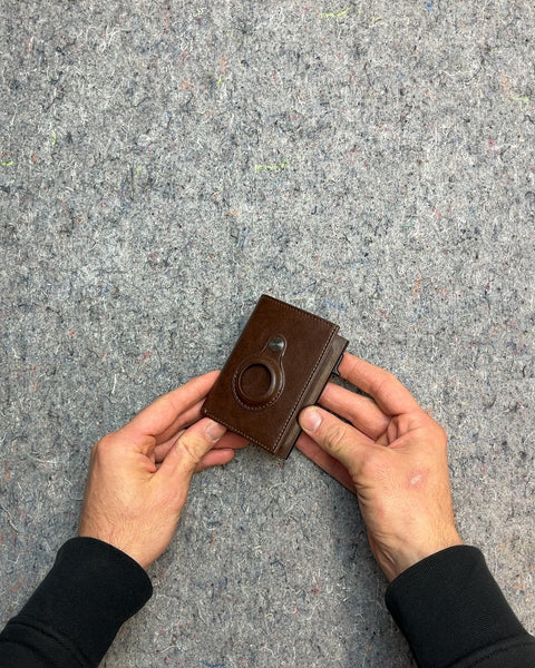 KLIK Slim Leather Wallet With Apple AirTag Holder