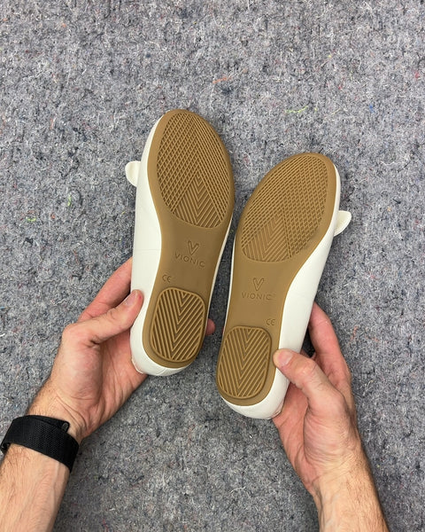 Brand New Vionic White Ballet Flats with Bows, Size US 7W or EU 37