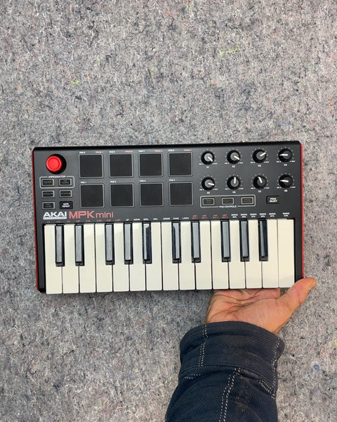 Akai MPK Mini Keyboard Controller