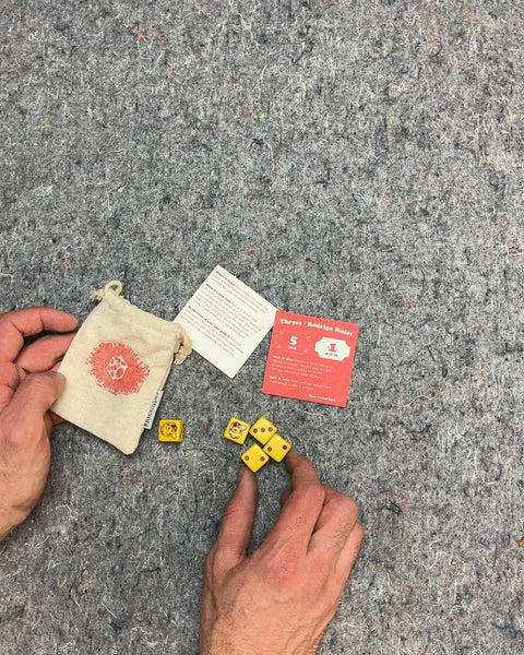 Threes RedRoo Dice Game