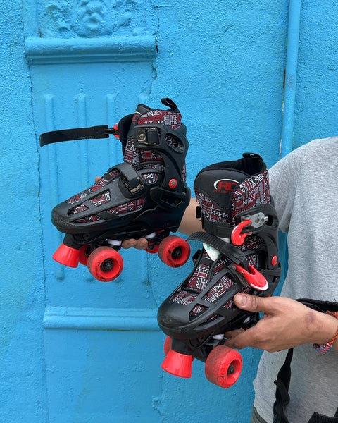 Kids Extendable Roller Skates with Protective Gear, Size 3-6