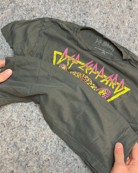 Def Leppard Graphic T-Shirt, Size Women M