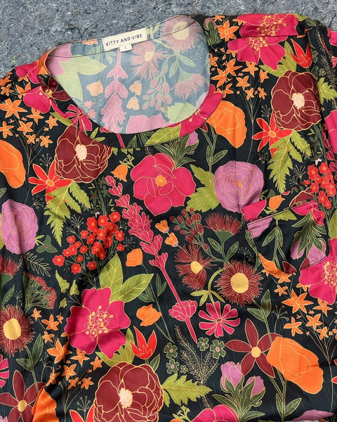 Kitty and Vibe Floral Print T-Shirt, Size L