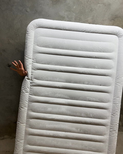 Intex Inflatable Air Mattress with Built-In Pump, Size Wide Twin or W40xL80xH15"