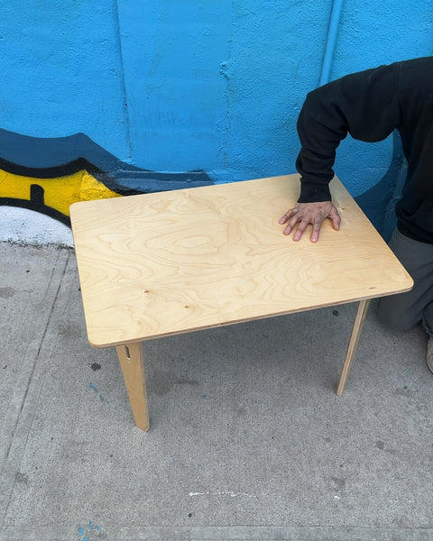 Very Nice Sprout's Toddler Table, W29.5xD19.5xH19.5"
