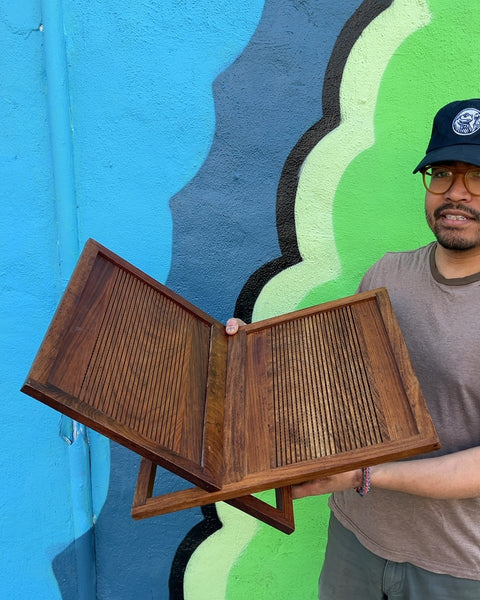 Super Pretty Wooden Book Stand