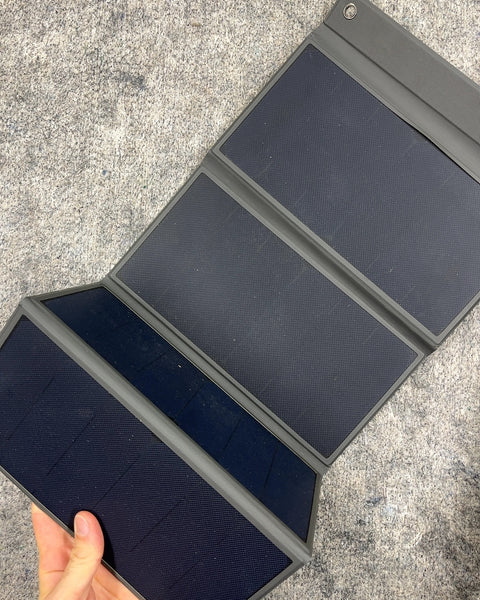 Foldable Solar Panel Charger / Power Bank (2 USB and 1 USB-C Out)