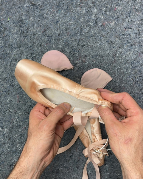 Gaynor Minden Pointe Ballet Shoes, Size 7.5M
