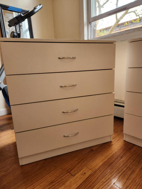 4-Drawer Dressers