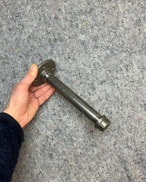Rustic Iron Pipe Bracket, 8"