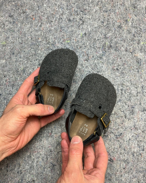 Gap Toddler Shoes, Size US 5-6