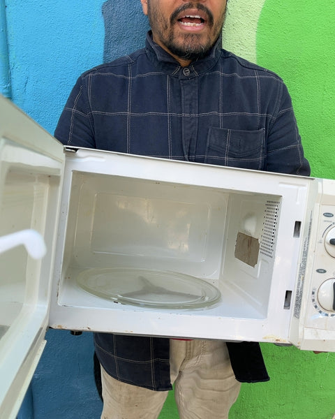 Westinghouse White Microwave Oven