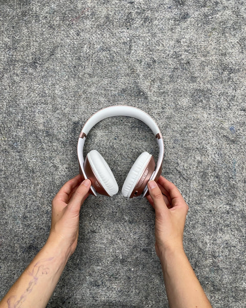 Glynzak Wireless Over-Ear Headphones, Rose Gold (WH207A), tested