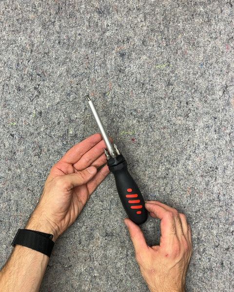 Multi-Bit Screwdriver with Interchangeable Bits