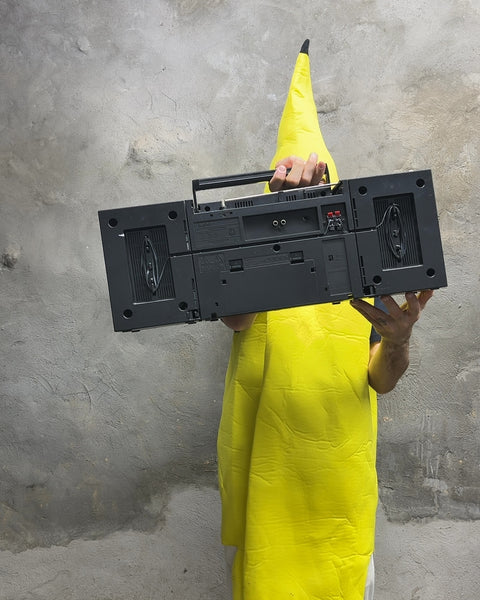 Sanyo MW228 AM/FM Stereo Dual-Cassette Boombox, Detachable Speakers & Battery Or Wire Powered