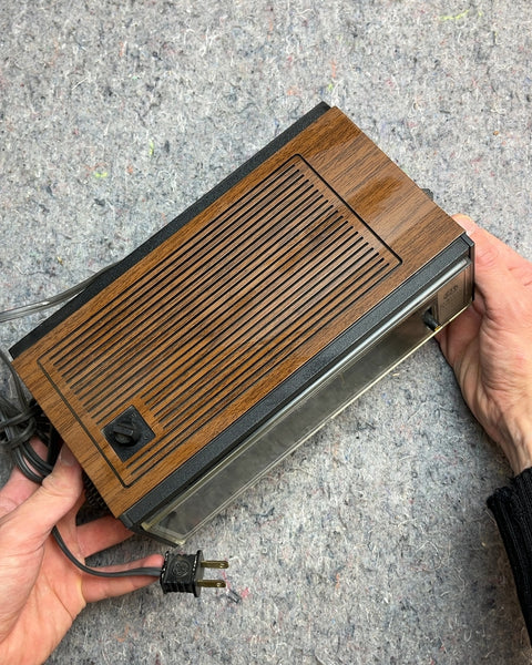 General Electric Flip Clock Radio, Model 7-4100C Works!