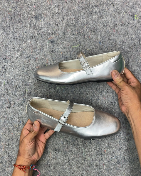 Dr. Scholl's Silver Mary Jane Flats, Sz 36 EU
