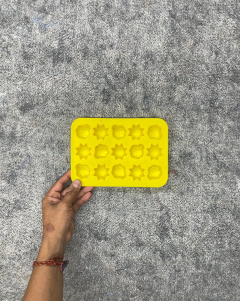 Yellow Silicone Star and Shell Shaped Ice Cube Tray