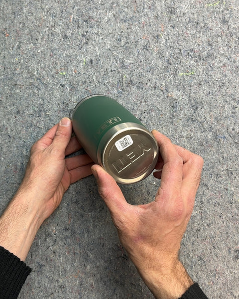 Like New YETI Rambler 20oz Tumbler