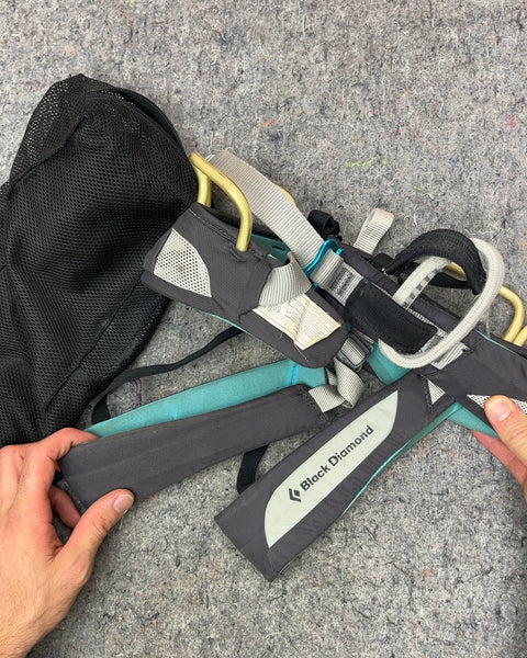 Black Diamond Climbing Harness, Size S or Waist 27-30"