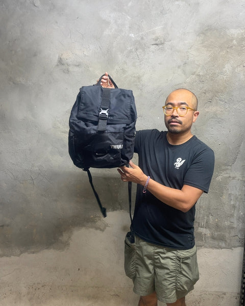 Thule Black Backpack w Wee Hole in the Water Pocket